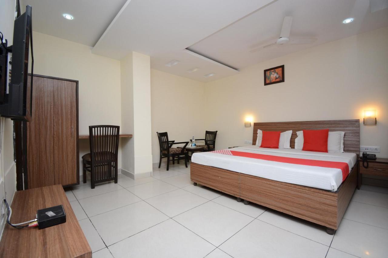 Oyo 5478 Skippers Inn Лудяна Екстериор снимка