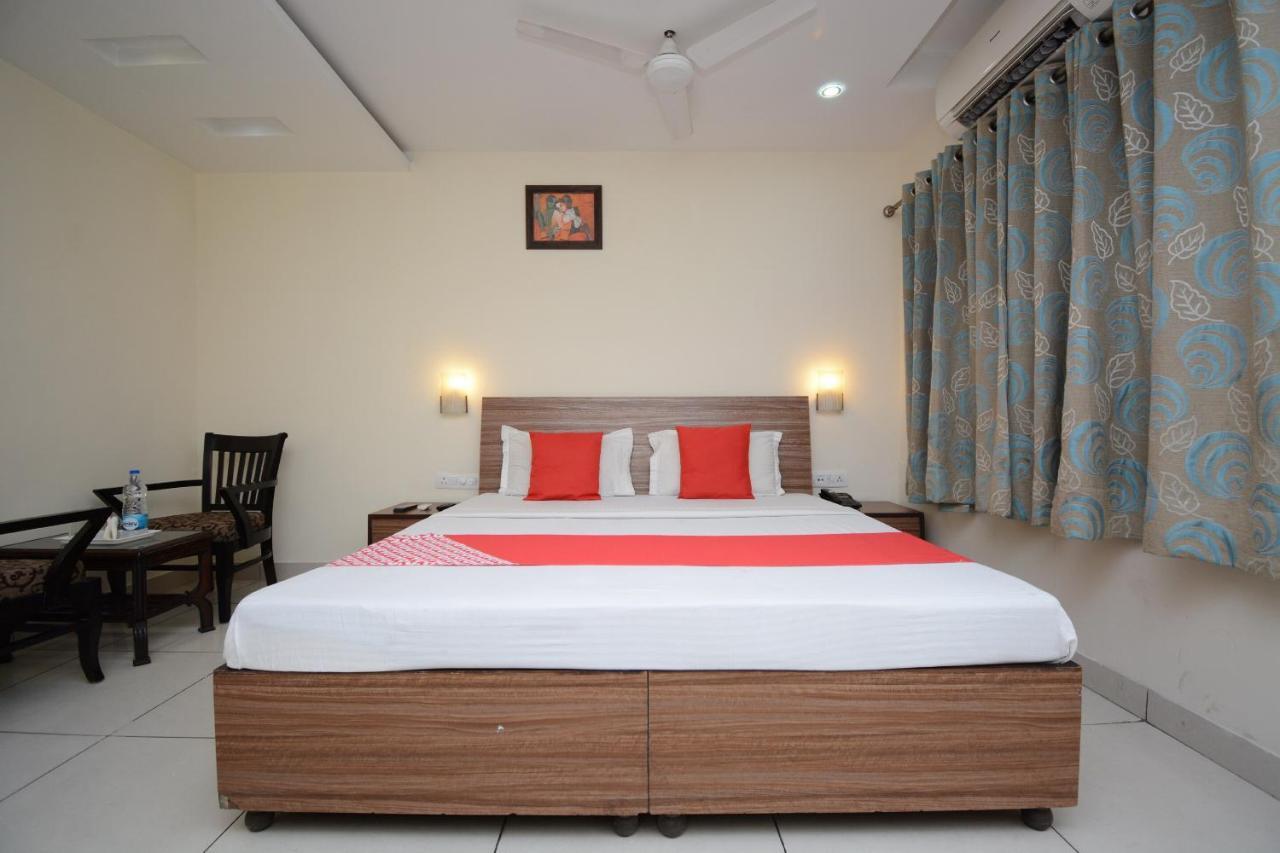 Oyo 5478 Skippers Inn Лудяна Екстериор снимка